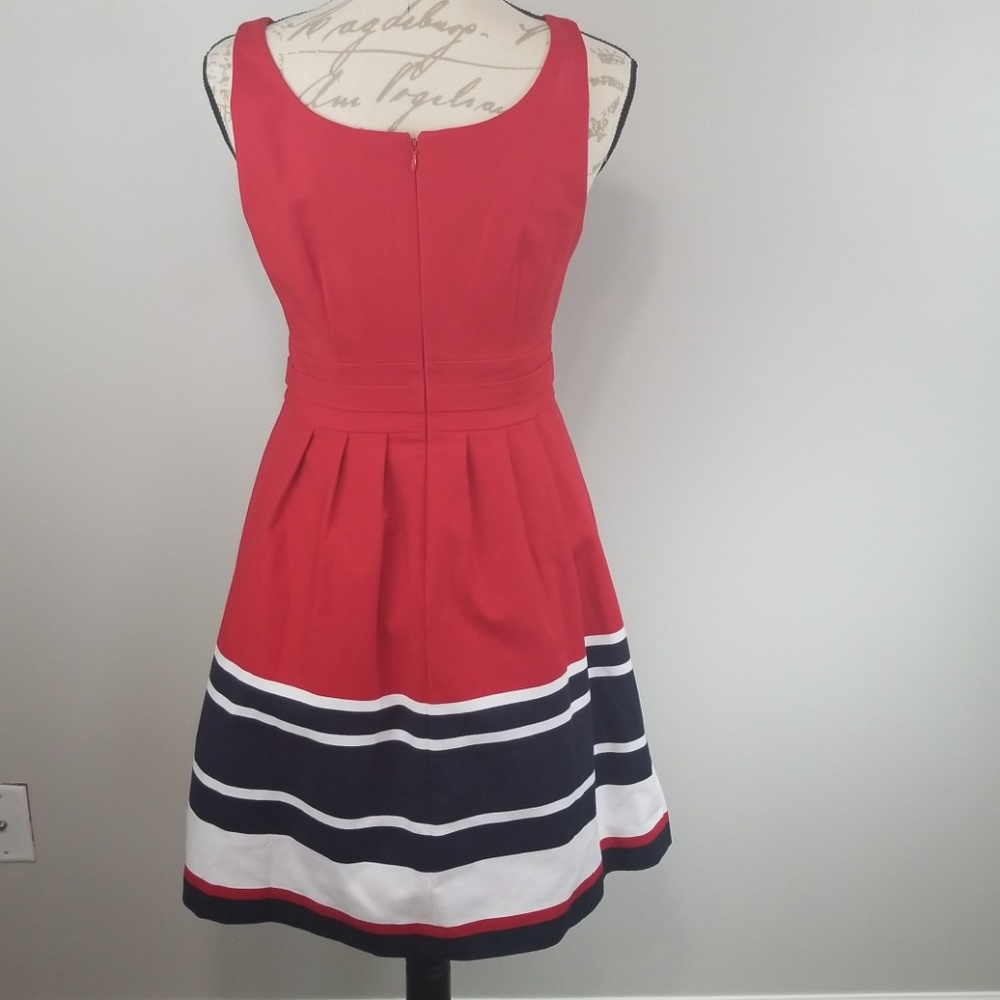 THE LIMITED SLEVELESS DRESS - Picture 3 of 8